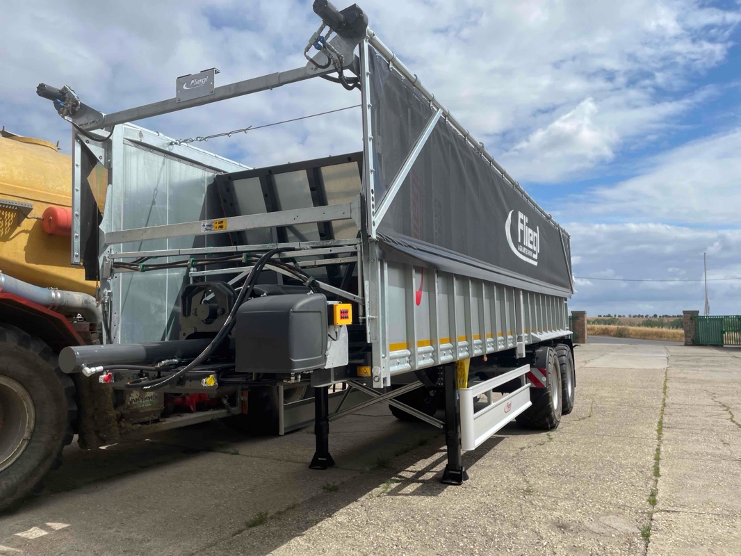 Fliegl Abschiebe-Sattelauflieger ASS 298 Agro-Truck gebraucht – Baujahr 2025 – Produktbild 4