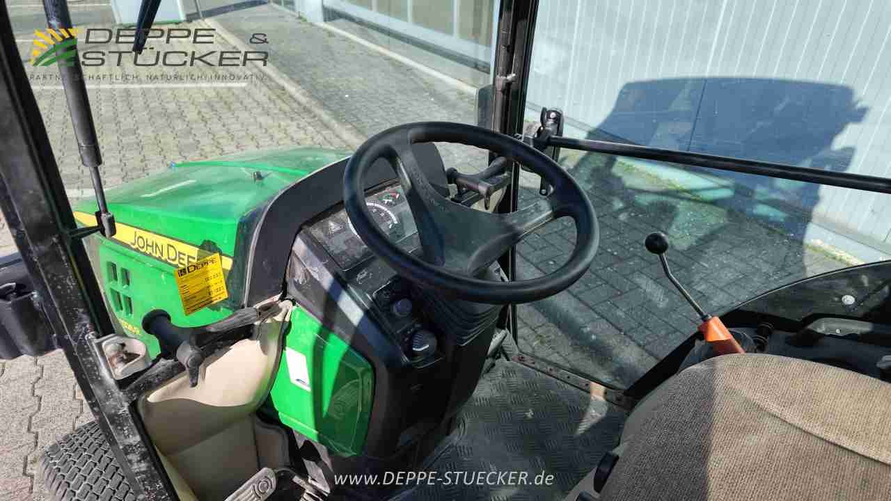John Deere 1026R mit Anbaugeräten gebraucht – Traktor – Baujahr 2012 – Produktbild 4