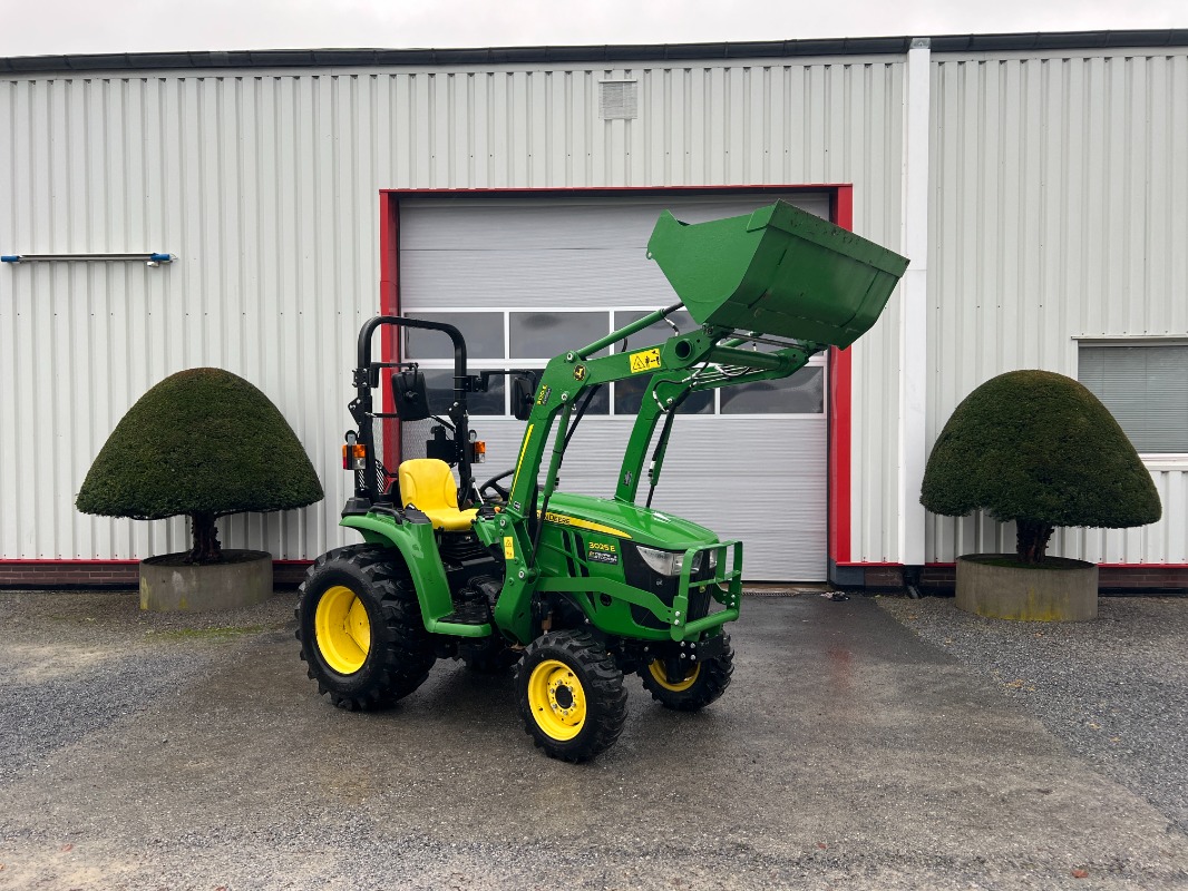 John Deere 3025E gebraucht
