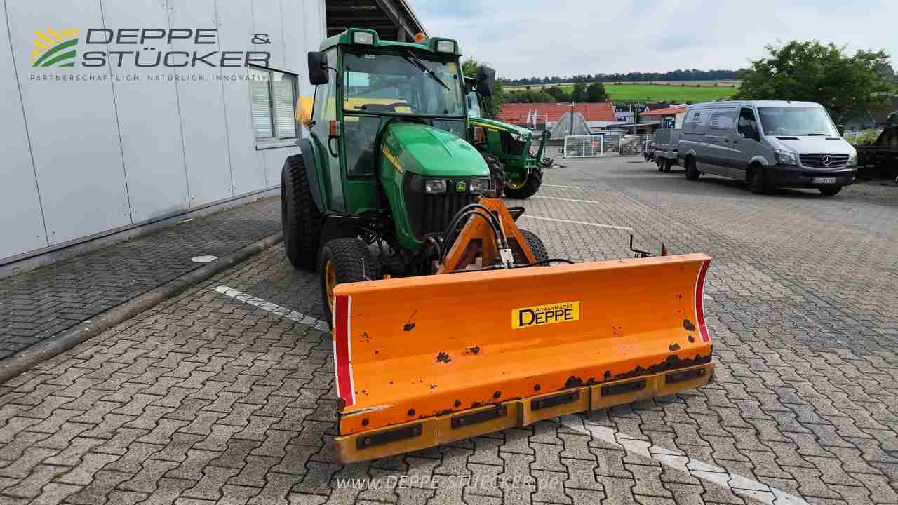 John Deere 4520 mit Anbaugeräten gebraucht – Kommunaltraktor – Baujahr 2005 – Produktbild 7