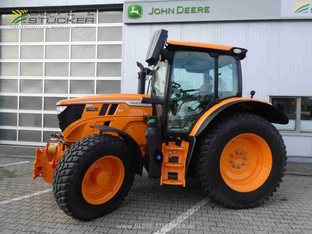 John Deere 6R 150 Kommunalorange gebraucht – Traktor – Baujahr 2023 – Produktbild 3