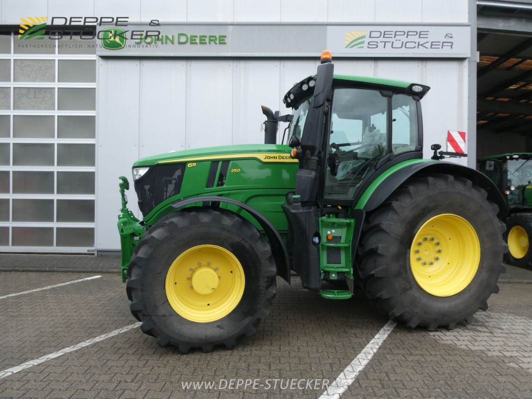 John Deere 6R 250 gebraucht – Traktor – Baujahr 2023 – Produktbild 3