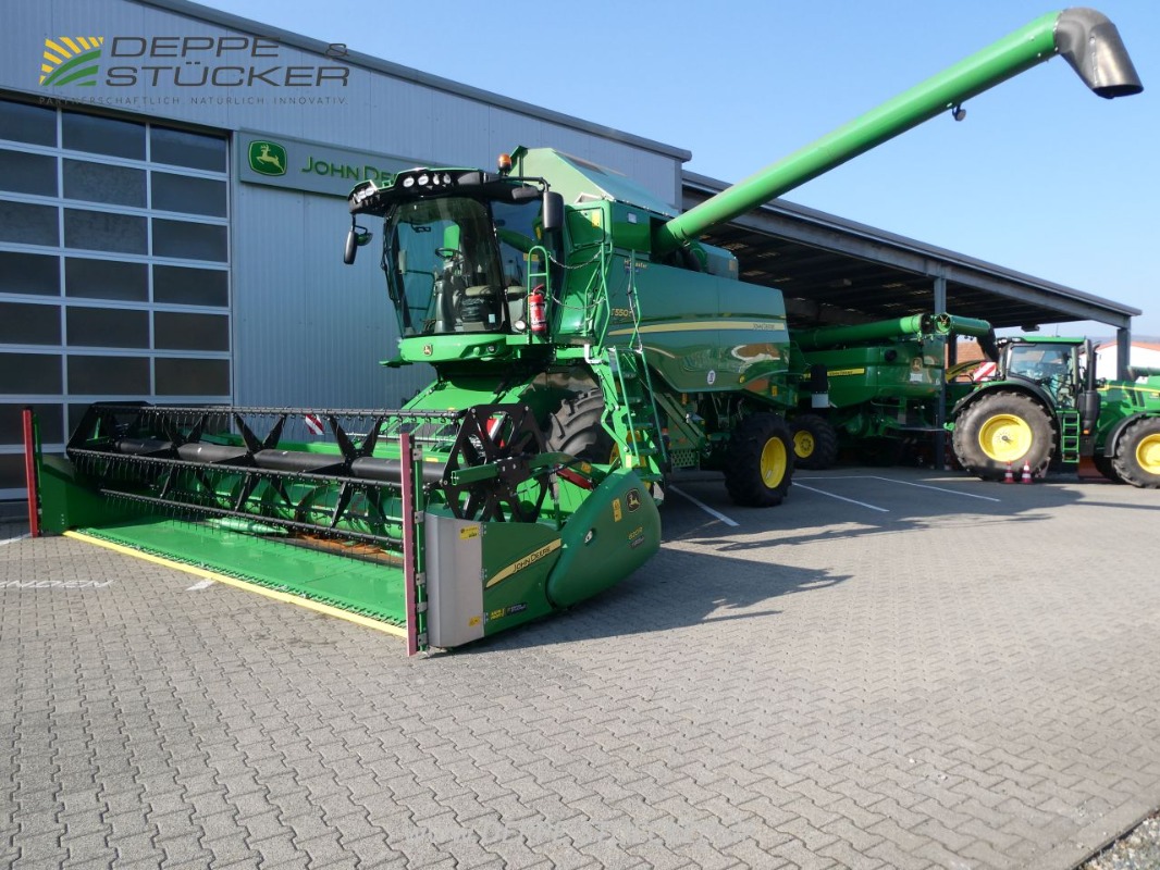 John Deere T550 HM mit 620R + SWW gebraucht – Mähdrescher – Baujahr 2022 – Produktbild 3