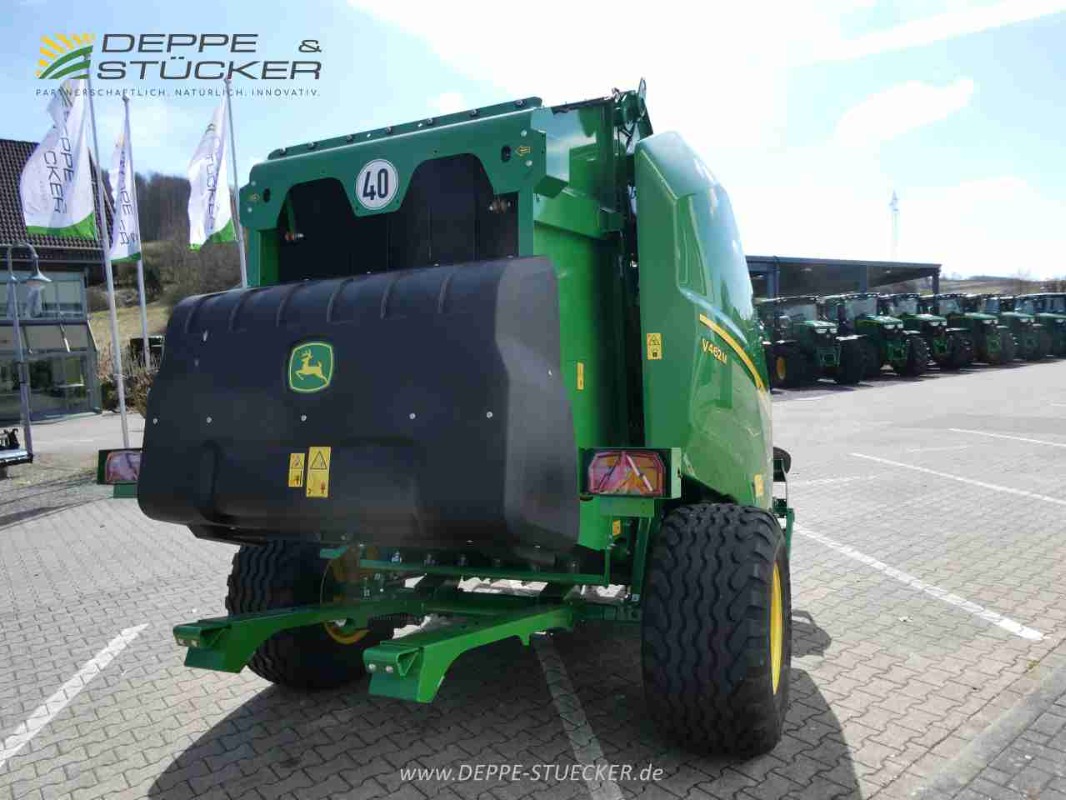 John Deere V462M mit Variabler Kammer gebraucht – Presse – Baujahr 2025 – Produktbild 7