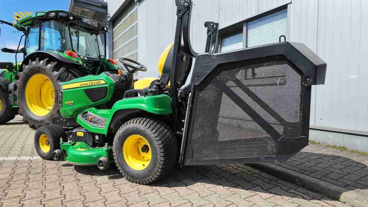 John Deere X950R mit 1,37m Schnittbreite gebraucht – Rasentraktor – Baujahr 2023 – Produktbild 3