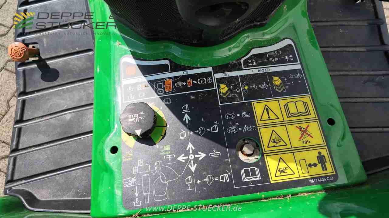 John Deere X950R mit 1,37m Schnittbreite gebraucht – Rasentraktor – Baujahr 2023 – Produktbild 8