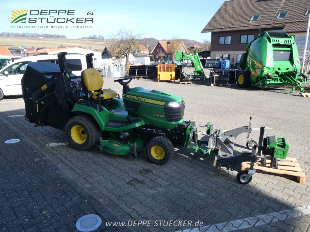 John Deere X950R mit Anbaugeräten gebraucht – Rasen und Grundstückspflege – Baujahr 2020 – Produktbild 7