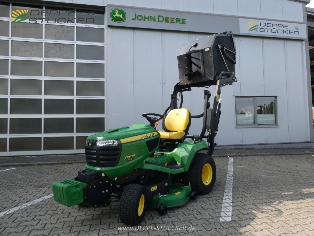 John Deere X950R mit Hochentleerung gebraucht – Kommunaltraktor – Baujahr 2022 – Produktbild 1