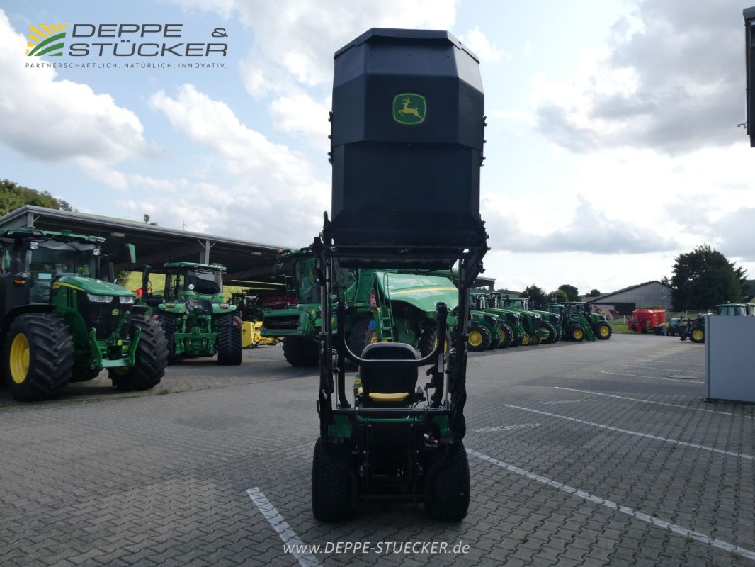 John Deere X950R mit Hochentleerung gebraucht – Kommunaltraktor – Baujahr 2022 – Produktbild 4
