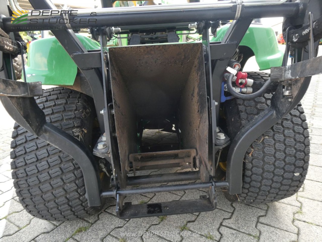John Deere X950R mit Hochentleerung gebraucht – Kommunaltraktor – Baujahr 2022 – Produktbild 5