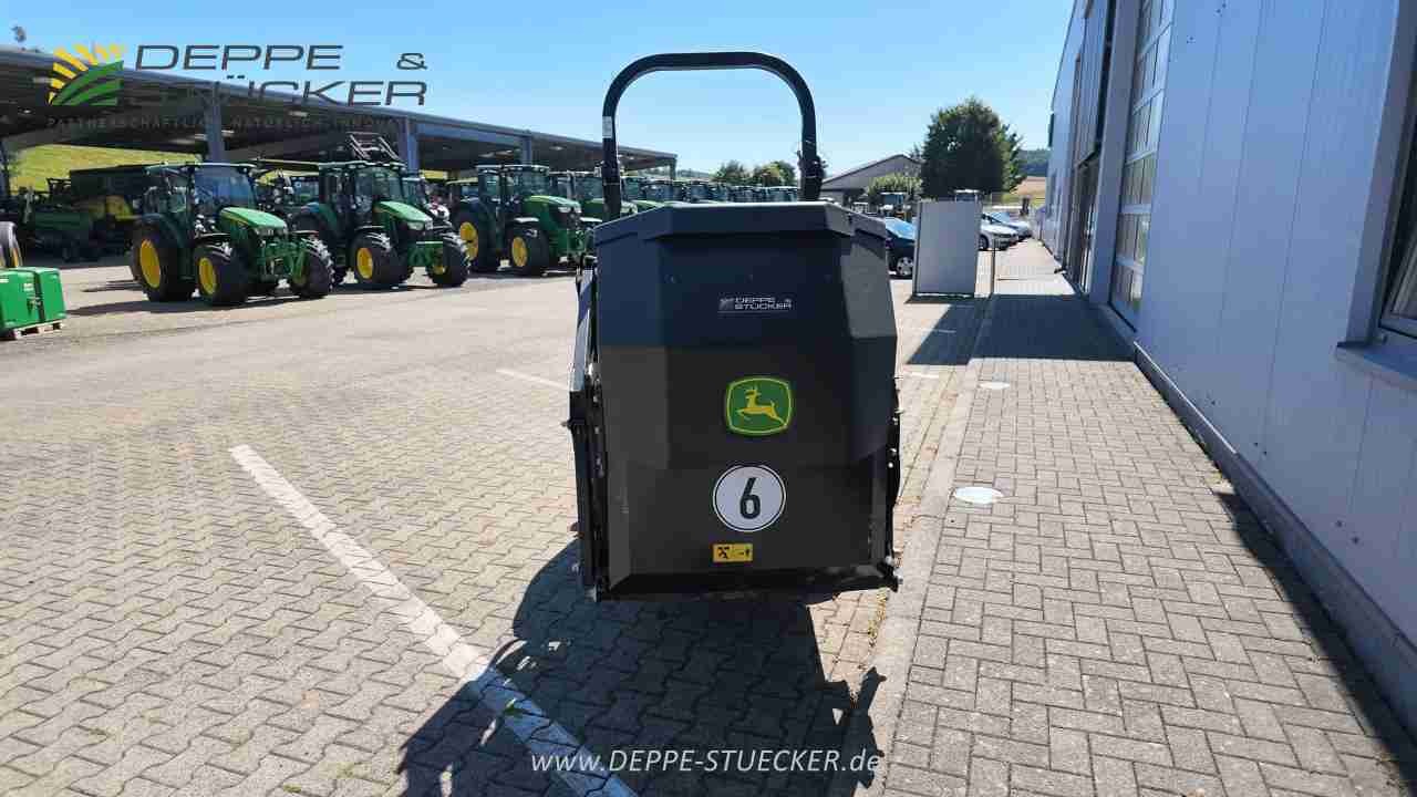 John Deere X950R mit Hochentleerung gebraucht – Rasentraktor – Baujahr 2021 – Produktbild 4