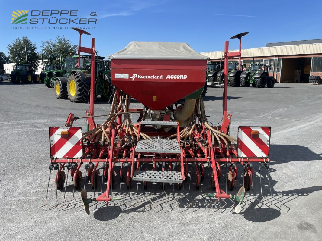 Kverneland Accord Howard KSO300 / Accord Drille gebraucht – Drillmaschinenkombination – Baujahr 2023 – Produktbild 6