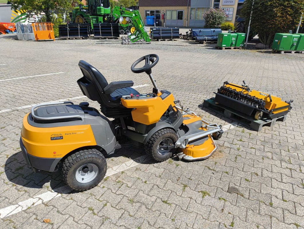 Stiga Park Pro 740 IQX mit Mulcher/Vertikutierer gebraucht – Mulchgeräte – Baujahr 2016 – Produktbild 7